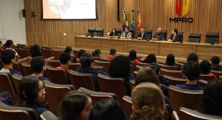 MPRO recebe estudantes na 4ª edição do projeto "Eu Visto Essa Camisa"