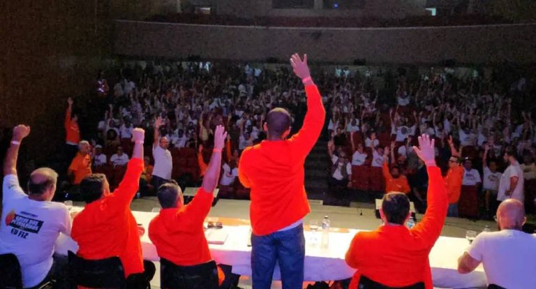 Petroleiros suspendem greve no Norte Fluminense após 16 dias