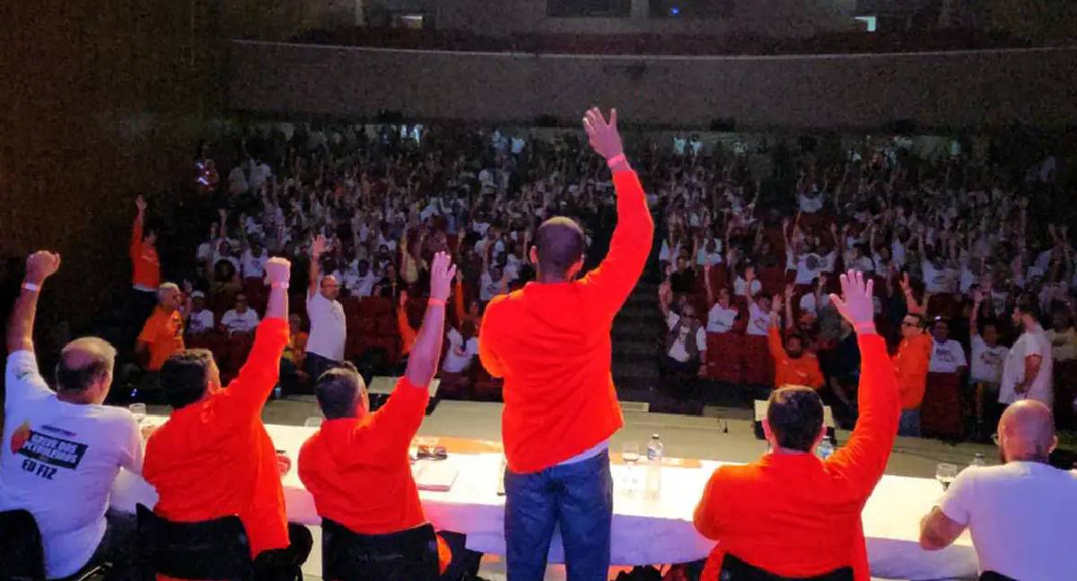 Petroleiros suspendem greve no Norte Fluminense após 16 dias