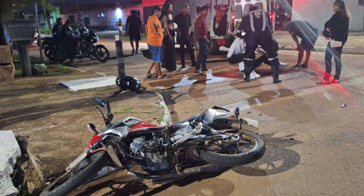 Acidente entre duas motos deixa três feridos no bairro Agenor de Carvalho