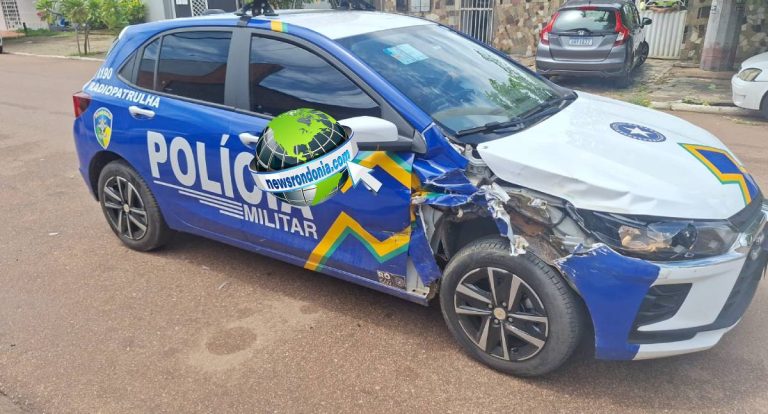 Viatura da PM é atingida por caminhonete na Avenida Alexandre Guimarães
