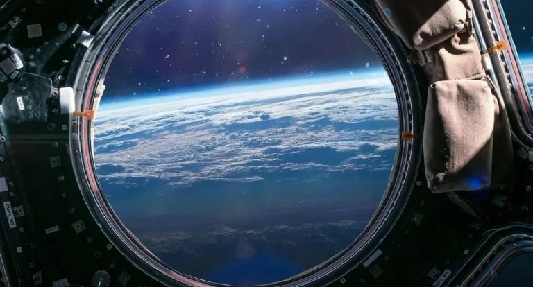 Agência seleciona brasileiros para viagem gratuita ao espaço