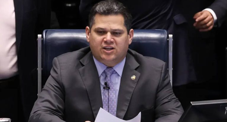 Alcolumbre cancela sabatina de Jorge Messias por falha do Executivo