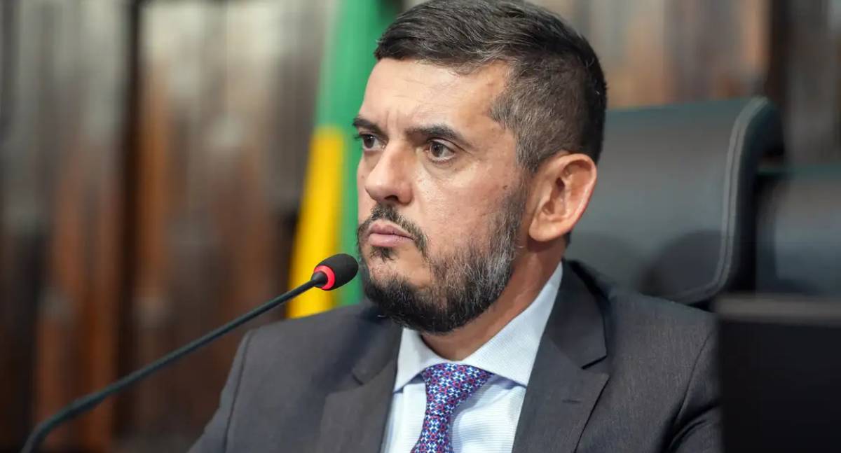 Alerj decide revogar a prisão preventiva do deputado Rodrigo Bacellar