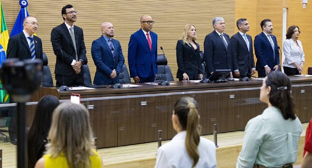 Alero homenageia carreiras que fortalecem instituições públicas