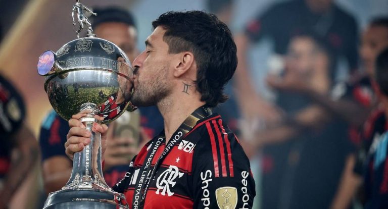 Arrascaeta é finalista ao prêmio Rei da América 2025