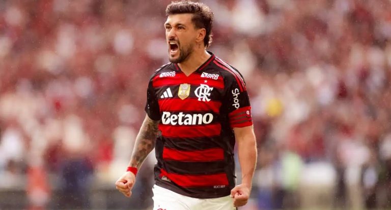 Arrascaeta e Gabi Zanotti são os craques do Brasileirão 2025