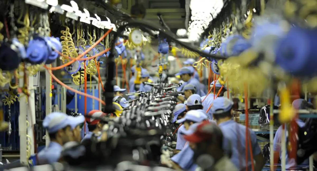 Atividade econômica brasileira contrai 0,2% em outubro