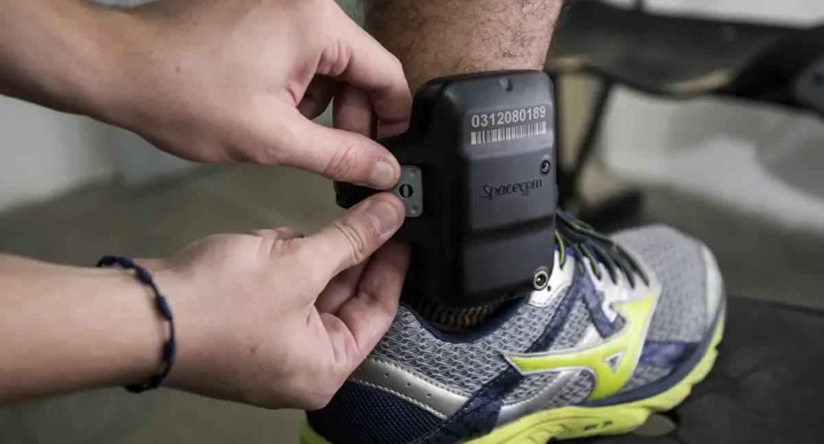 Audiência de custódia virtual reduz garantia de direitos e combate à violência policial, diz estudo