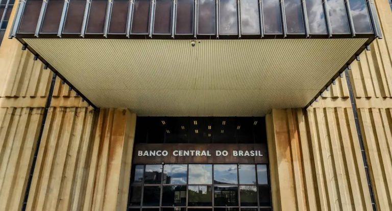 Banco Central mantém Taxa Selic em 15% ao ano pela quarta vez seguida