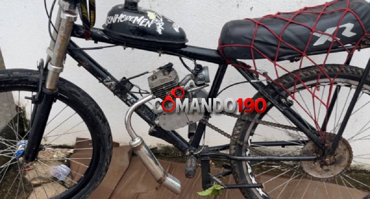 Bicicleta motorizada é encontrada abandonada em matagal em Ji-Paraná