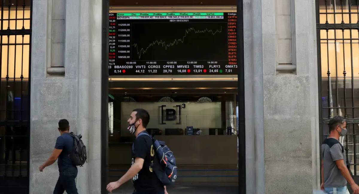 Bolsa brasileira supera a marca de 164 mil pontos e bate terceiro recorde