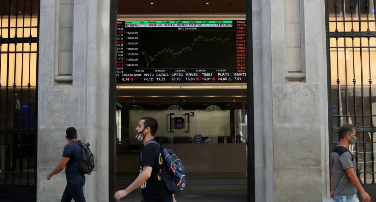 Bolsa sobe 0,99% e Ibovespa supera novamente os 160 mil pontos