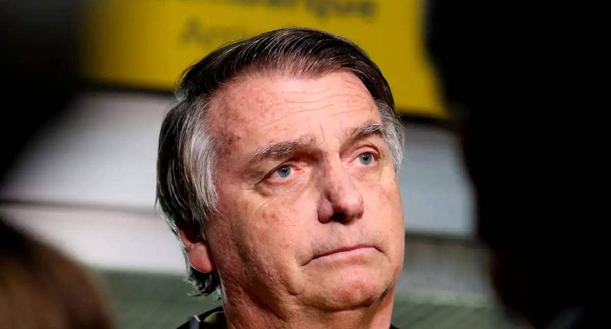 Bolsonaro deve ser internado para cirurgia em Brasília