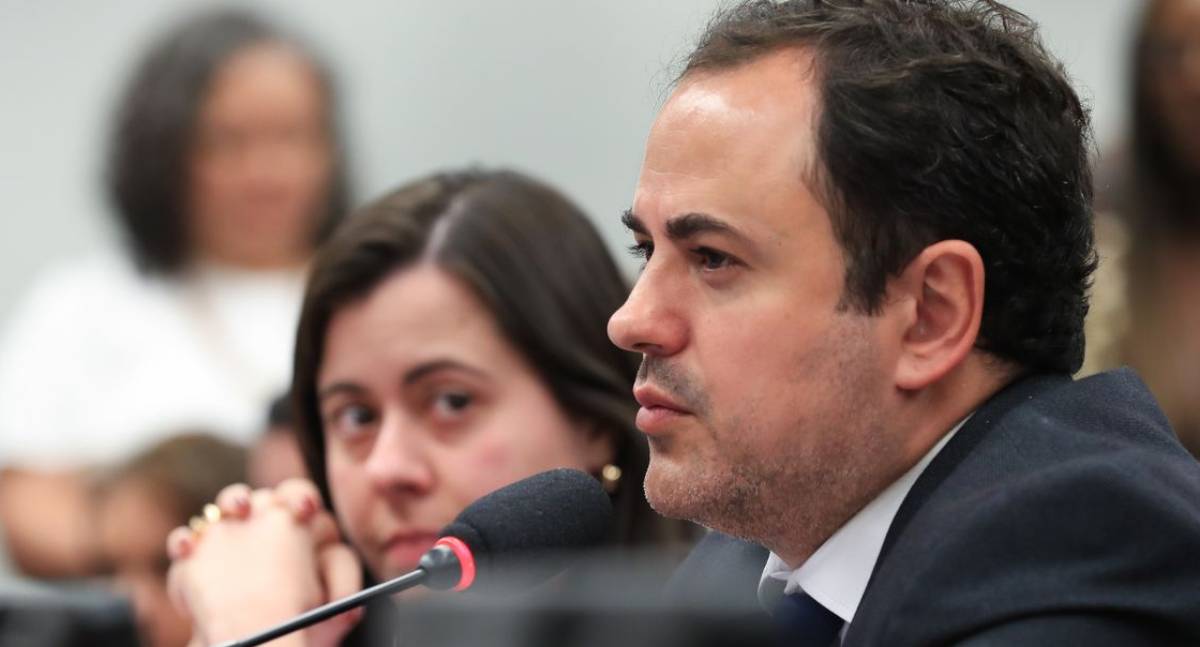 Câmara suspende mandato de Glauber Braga por seis meses e rejeita cassação