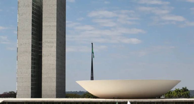 Câmara vota Projeto de Lei da dosimetria de pena para réus de 8 de janeiro