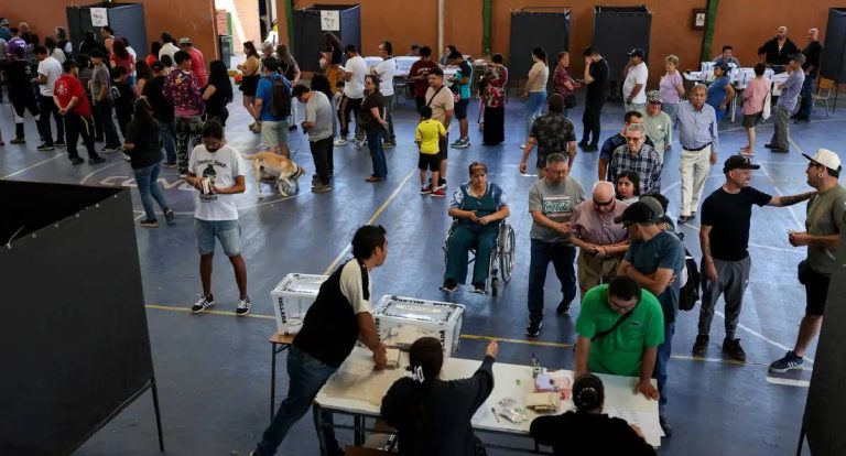 Chile vai às urnas neste domingo para eleger presidente no segundo turno