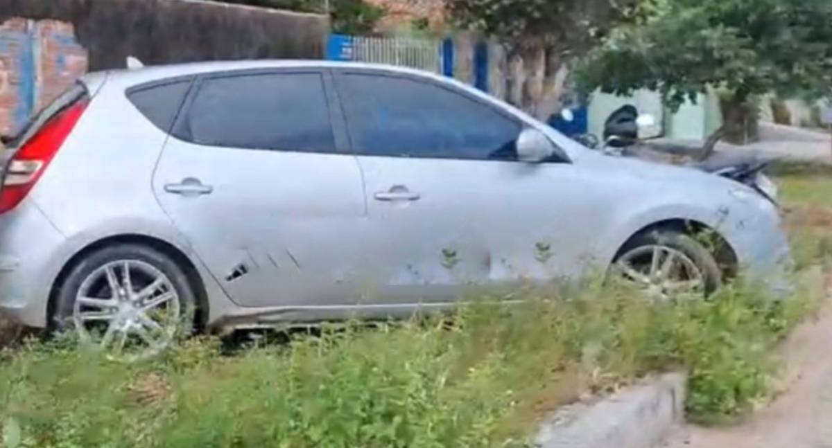 Colisão entre carro e moto deixa motociclista ferido em RO