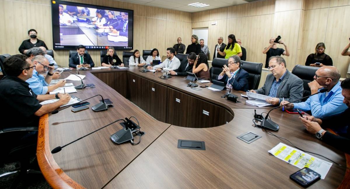 Comissão de Saúde condiciona votação da LOA 2026 a avanço no PCCR dos servidores da saúde