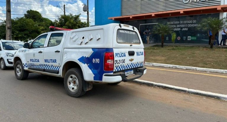 Condutor sem habilitação foge da polícia e é detido após cair de motocicleta