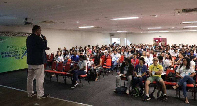 Congresso Estadual de Educação Física e Esporte Escolar reúne 300 participantes em formação voltada à Educação Paralímpica