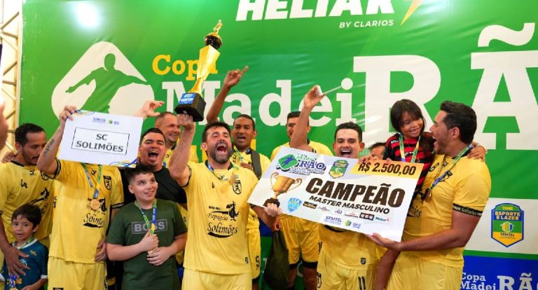Copa Madeirão de Futsal encerra temporada com ginásio lotado e jogos emocionantes