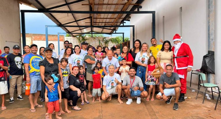Coronel Chrisóstomo participa de ação natalina na zona Leste