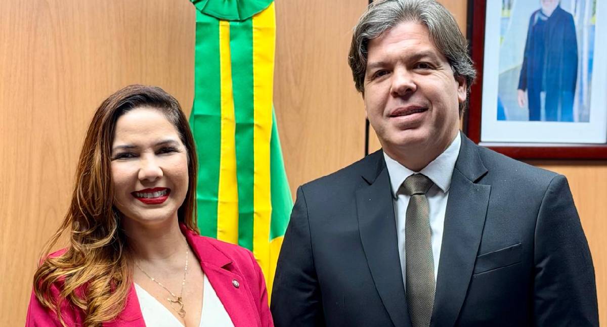 Cristiane Lopes anuncia início da construção da torre 5G em Extrema