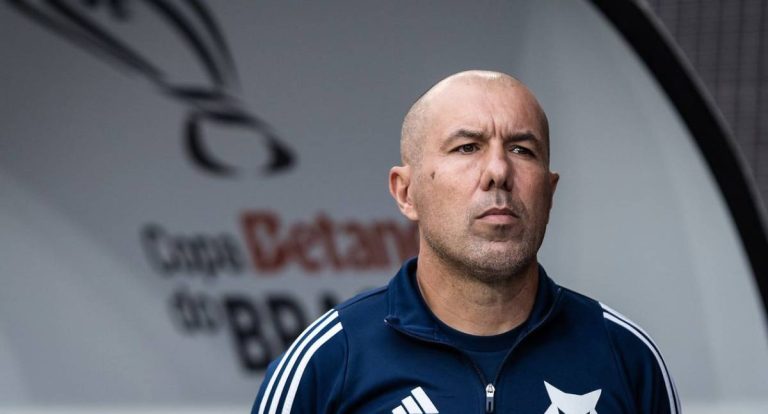 Cruzeiro anuncia a saída de Leonardo Jardim após eliminação na Copa do Brasil