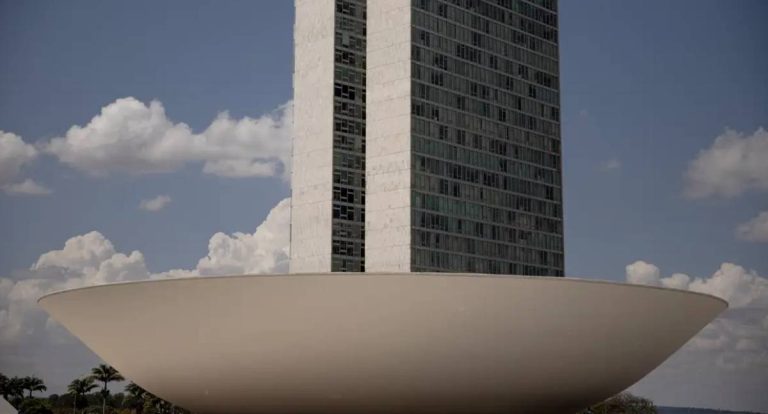 Deputados se opõem à aprovação do PL da Dosimetria na Câmara