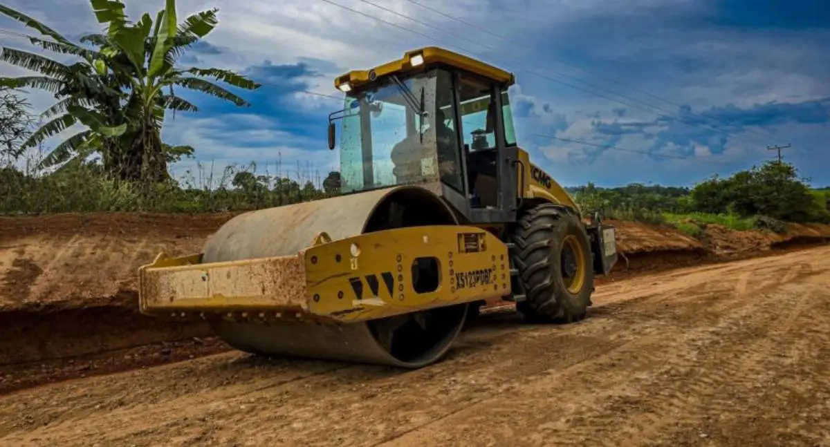 DER executa serviços de melhoria na RO-010, entre a BR-429 e Nova Brasilândia