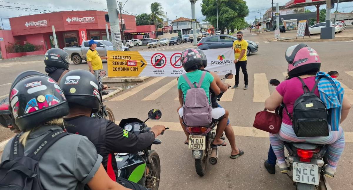 Detran-RO realiza "Pit Stop" educativo em pontos críticos de Porto Velho