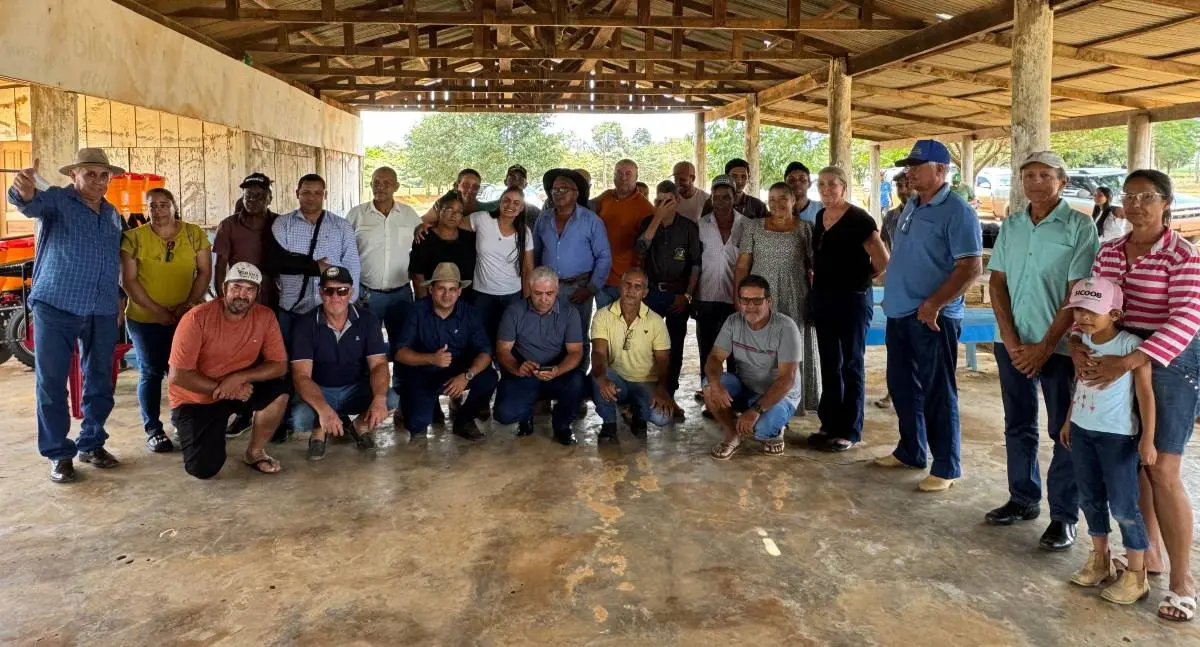 Dra. Taíssa Sousa ouve produtores rurais em distrito de Machadinho do Oeste