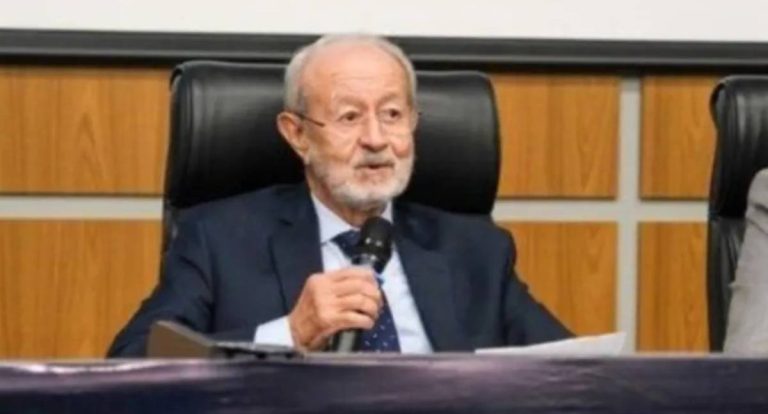 Dra. Taíssa Sousa presta homenagem ao conselheiro emérito Valdivino Crispim