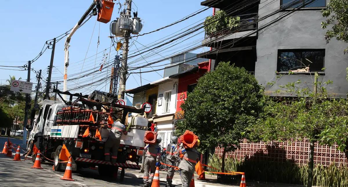 Enel afirma que fornecimento de energia deve ser normalizado até amanhã em São Paulo