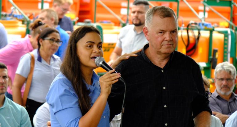 Entrega de implementos agrícolas em Rondônia conta com participação da deputada Dra. Taíssa em evento histórico