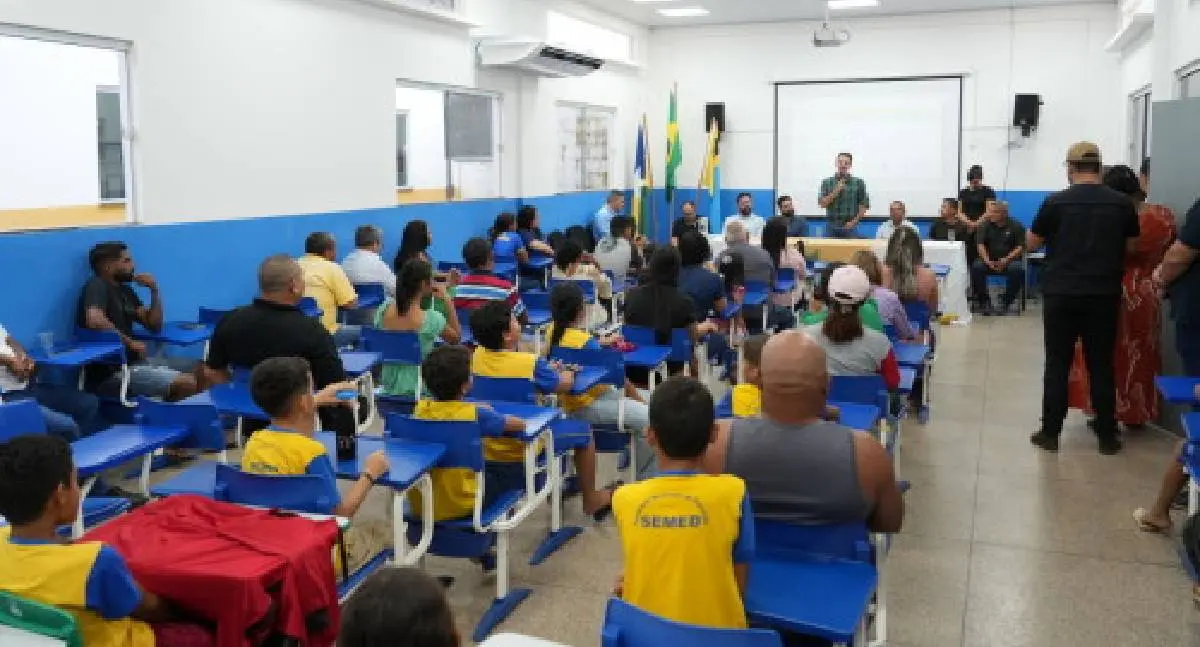 Entrega de tablets conecta mais de 500 alunos em Jaci-Paraná