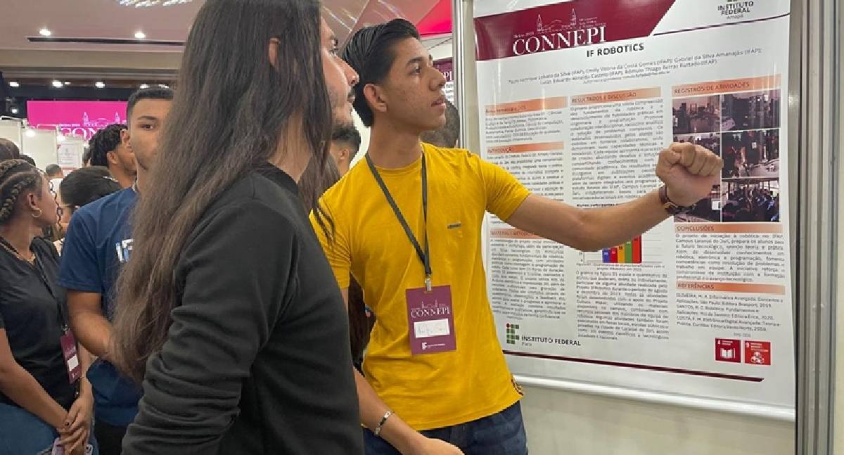 Estagiário da Comunicação descobre vocação acadêmica e se prepara para Licenciatura em Física no IFRO Calama