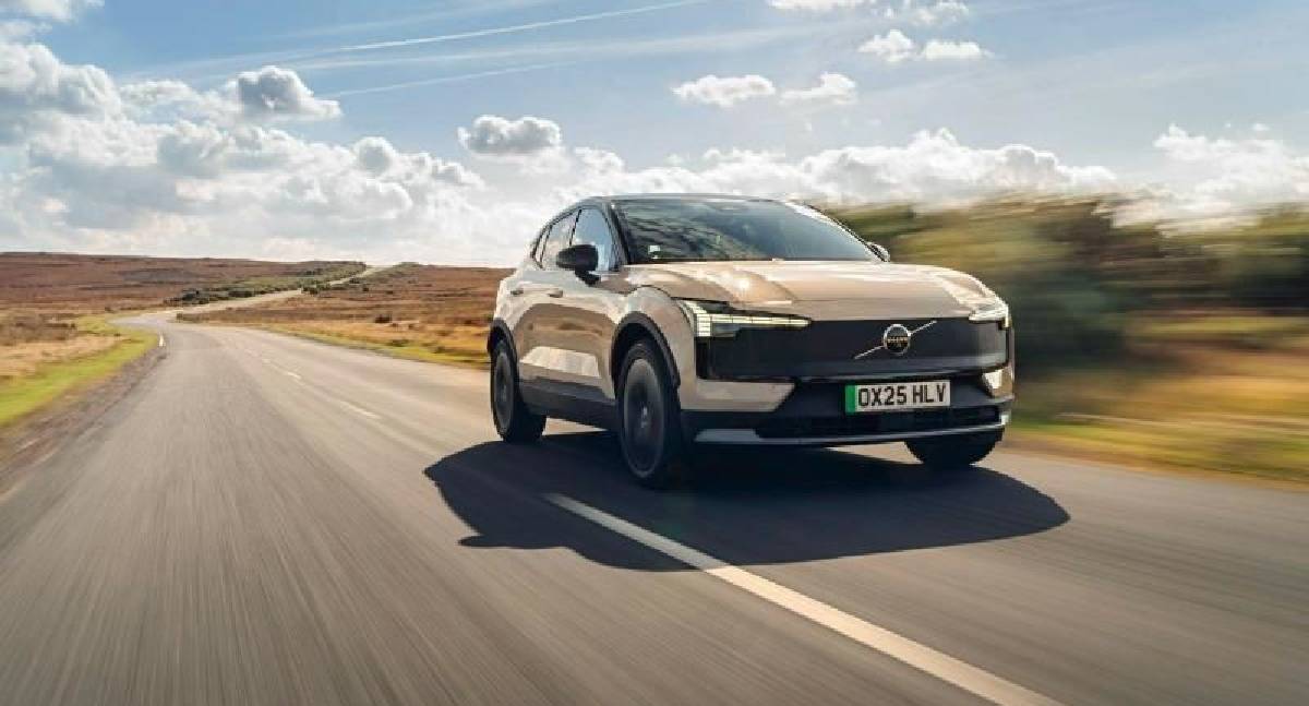 EX30 Cross Country reforça estratégia da Volvo no mercado brasileiro