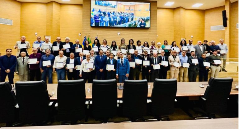 Eyder Brasil condecora profissionais do CREA-RO em reconhecimento às contribuições para Rondônia