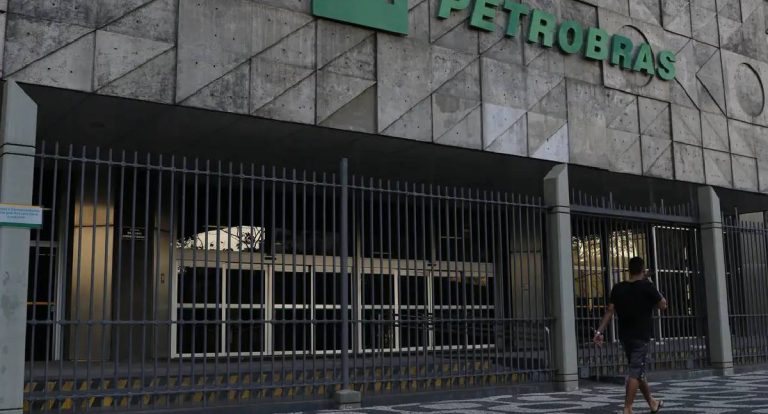 Federações divergem sobre continuidade da greve na Petrobras
