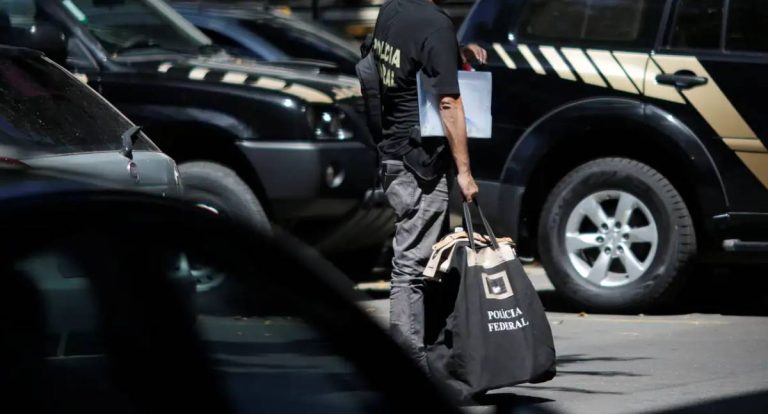 Flávio Dino autoriza buscas contra deputado Antônio Doido em operação da PF