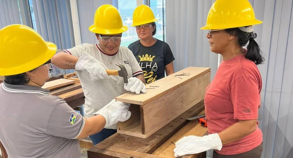 Formação do SENAI-RO em Carpinteiro de Obras abre caminho para mulheres na construção civil