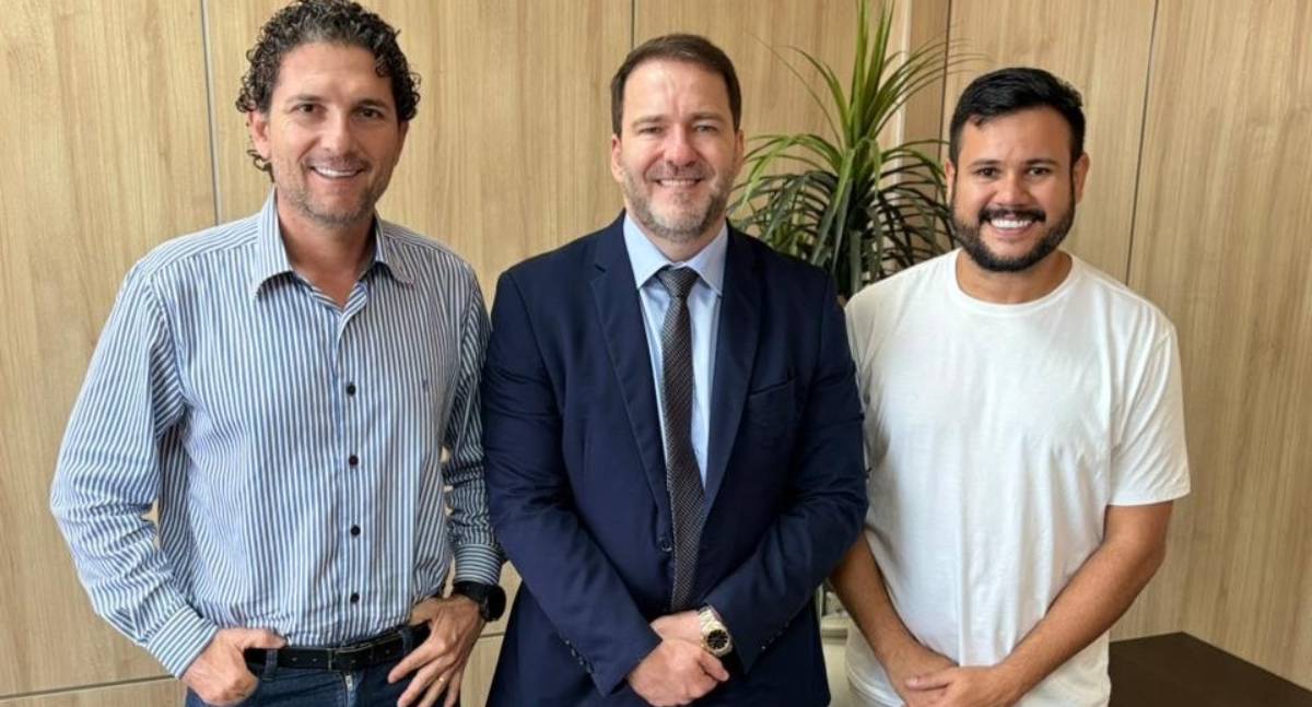 Futebol profissional em Rondônia ganha reforço com reunião entre Alex Redano e dirigente do Pimentense