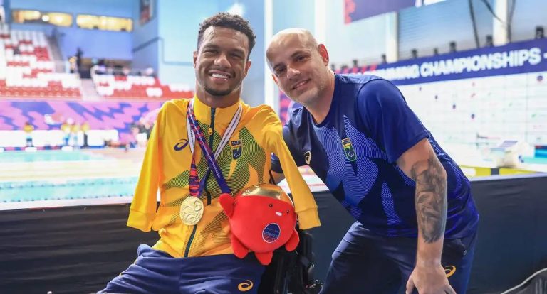 Gabrielzinho destaca treinador como peça-chave nas conquistas