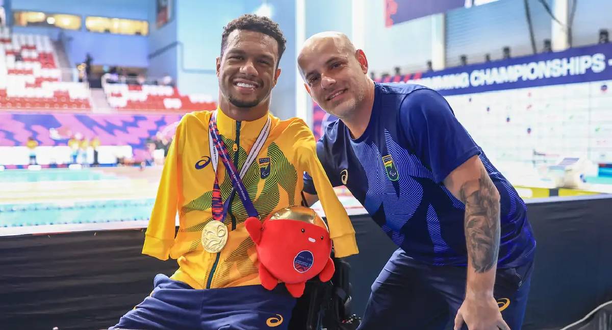 Gabrielzinho destaca treinador como peça-chave nas conquistas