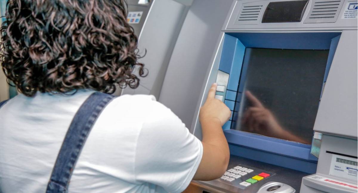 Governo de Rondônia autoriza abono de R$ 5 mil para servidores da Educação