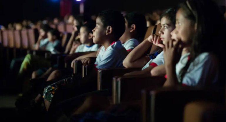 Governo obriga exibição de filmes brasileiros nos cinemas