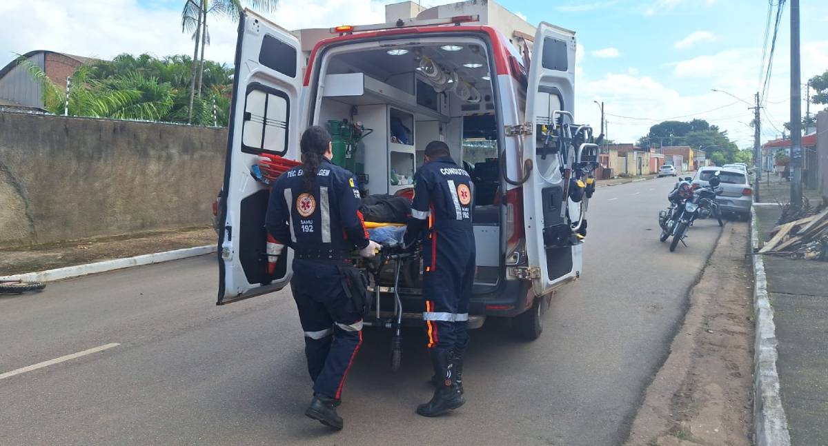 Grave acidente entre motocicletas deixa dois feridos no bairro Agenor de Carvalho