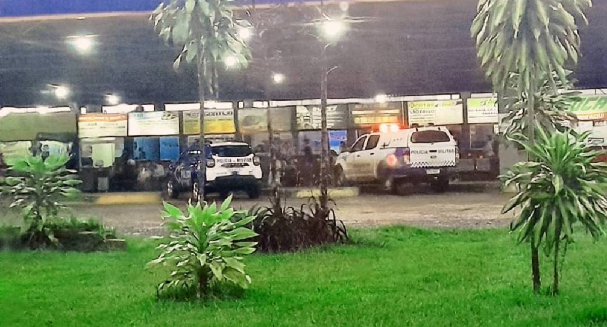 Homem é preso após ameaçar passageiro em terminal de Vilhena